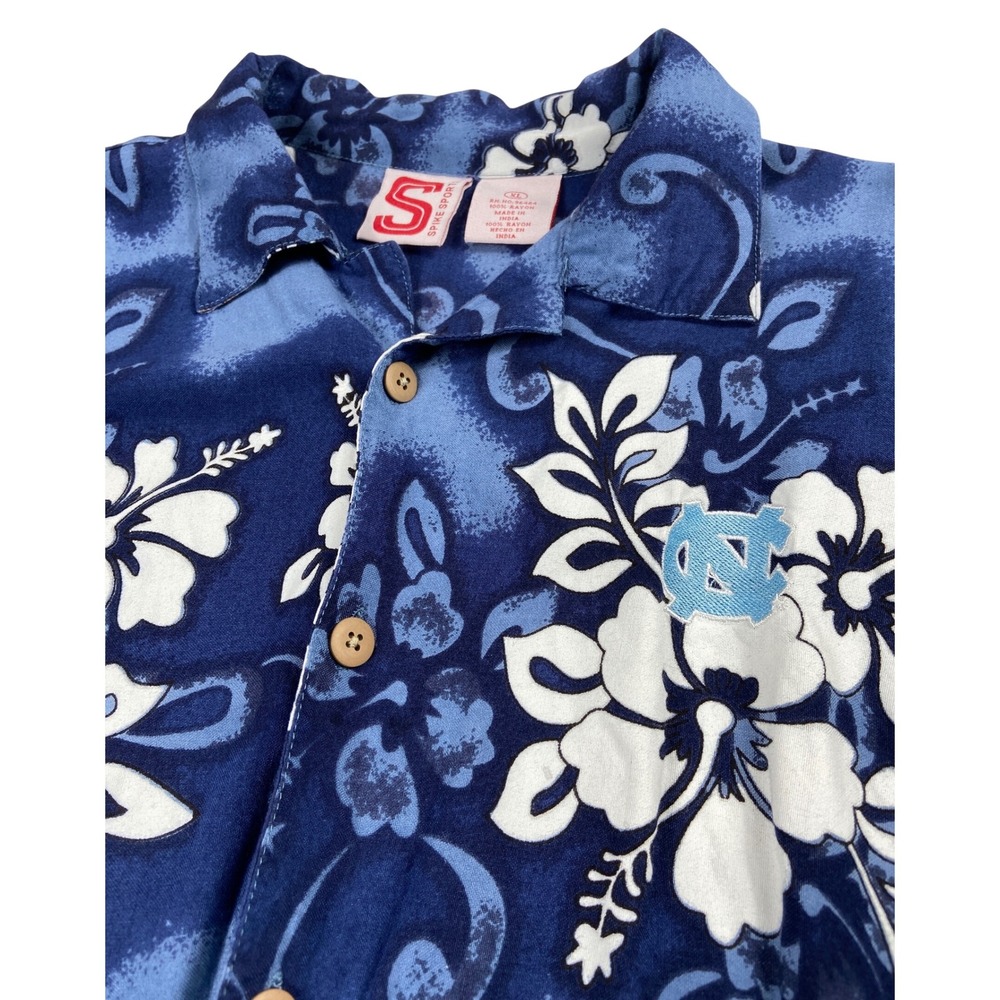 UNC‎ Tar Heels Hawaiian Shirt Mens XL Spike Sports Floral Button Beachy Vacation